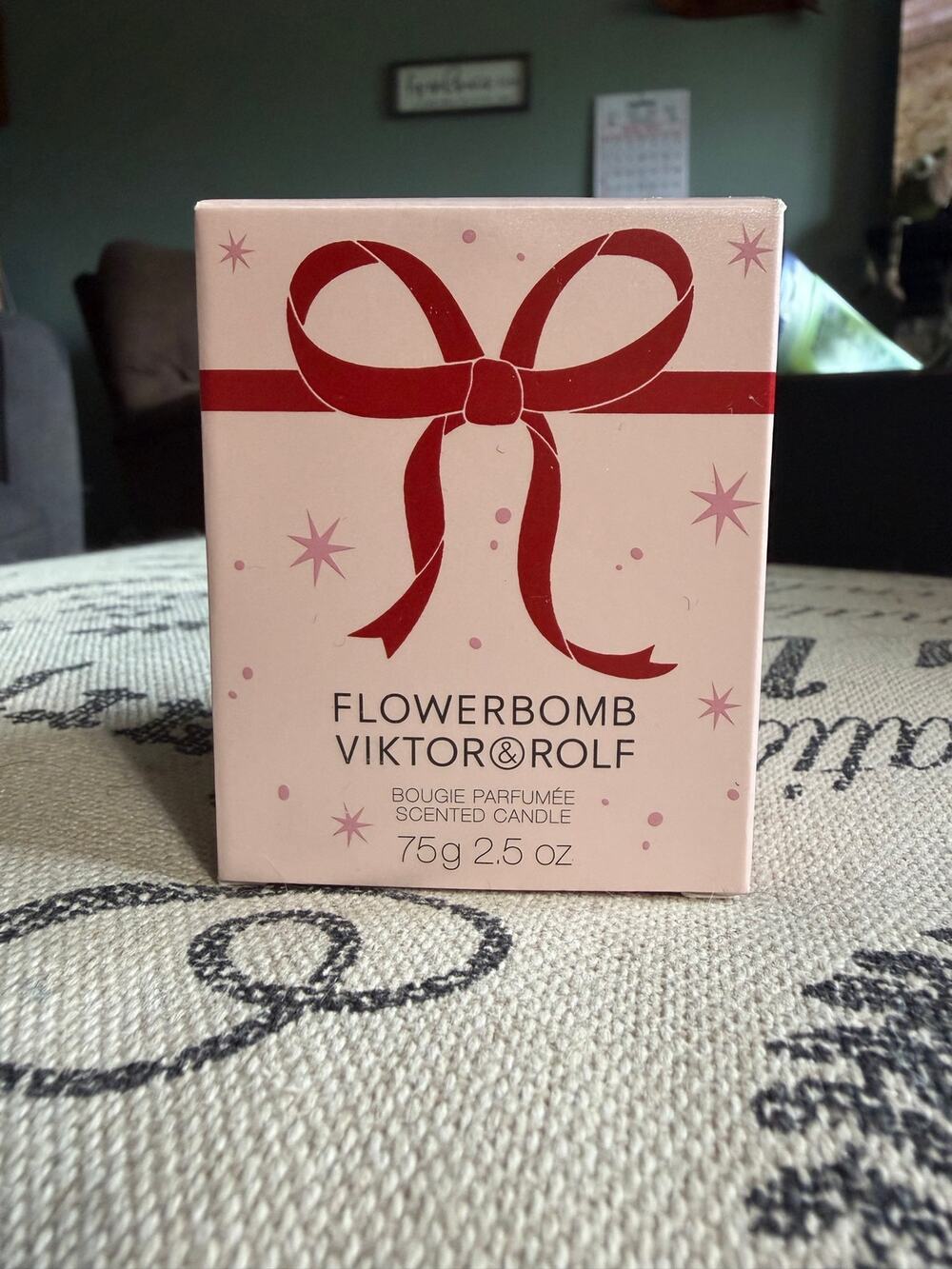 FlowerBomb Viktor & Rolf Parfumée Scented Candle 2.5 oz